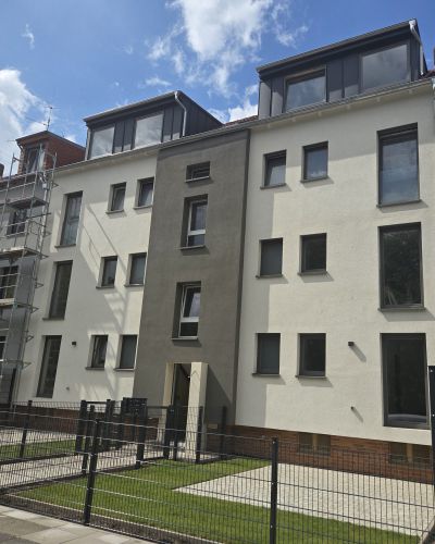 Wöhlerstraße 27_Fertigstellung der neuen Fassade mit Wärmedämmverbundsystem