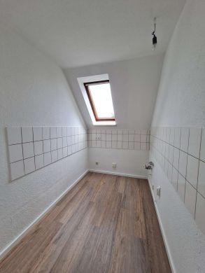 Küche - Sanierte 3-Zimmer-Wohnung im DG