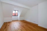 Beispiel Schlafzimmer - DG Neuausbau – 4 Zi.-Whg. + Spitzboden – Ab August Bezugsfertig