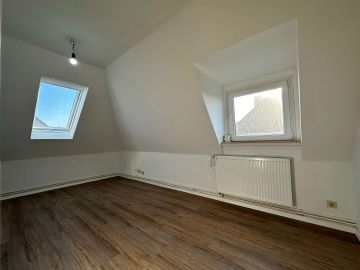 DG Wohnung - MFH in ruhiger Lage