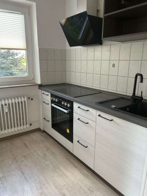 Gemütliche 2-Zimmer Wohnung mit Balkon und neuer Einbauküche in idyllischer Lage, 38667 Bad Harzburg, Etagenwohnung