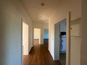 Flur - 3-Zimmer-Wohnung mit Potenzial in der Südstadt