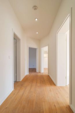 Kernsaniert mit neuen Balkon, 30163 Hannover, Etagenwohnung