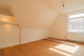 Schlafzimmer - Frisch saniert mit Balkon