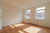Wohnzimmer - Frisch saniert mit Balkon
