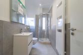 Badezimmer - Frisch saniert mit Balkon