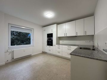Küche - Kernsanierte Wohnung mit hochwertiger EBK, Balkon, uvm.
