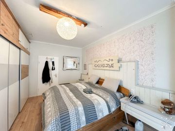 Schlafzimmer - leerstehende 3-Zimmer-Wohnung in der List im Hochparterre