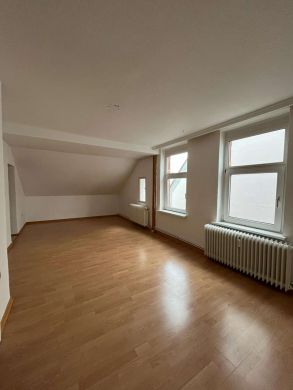Schöne Dachgeschosswohnung in Döhren, 30519 Hannover, Etagenwohnung