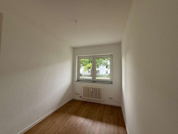 Schlafzimmer 1 - Tolle 4-Zimmer Erdgeschosswohnung