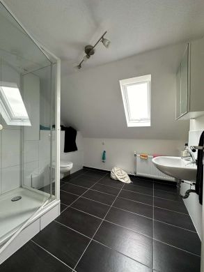 TOP-Kapitalanlage – Faktor 19: schöne 2-Zi-Whg, modernisiert, EBK, Nähe Bahnhaltestelle, 30455 Hannover, Wohnung