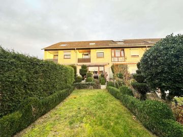 Solides Reihenhaus mit Garage in ruhiger Lage von Garbsen-Berenbostel, 30827 Garbsen, Reihenmittelhaus