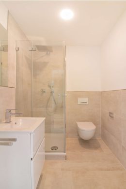 Bad Beispiel - Kernsanierte EG Wohnung in Maschseenähe