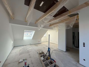 Offene Küche - Neu ausgebautes DG mit Loggia