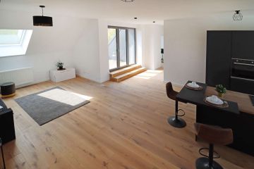 Dachgeschosswohnung mit Weitblick, 30169 Hannover, Etagenwohnung