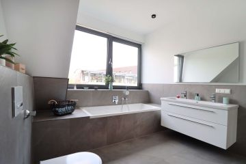 Badezimmer Beispiel - Dachgeschosswohnung mit Weitblick